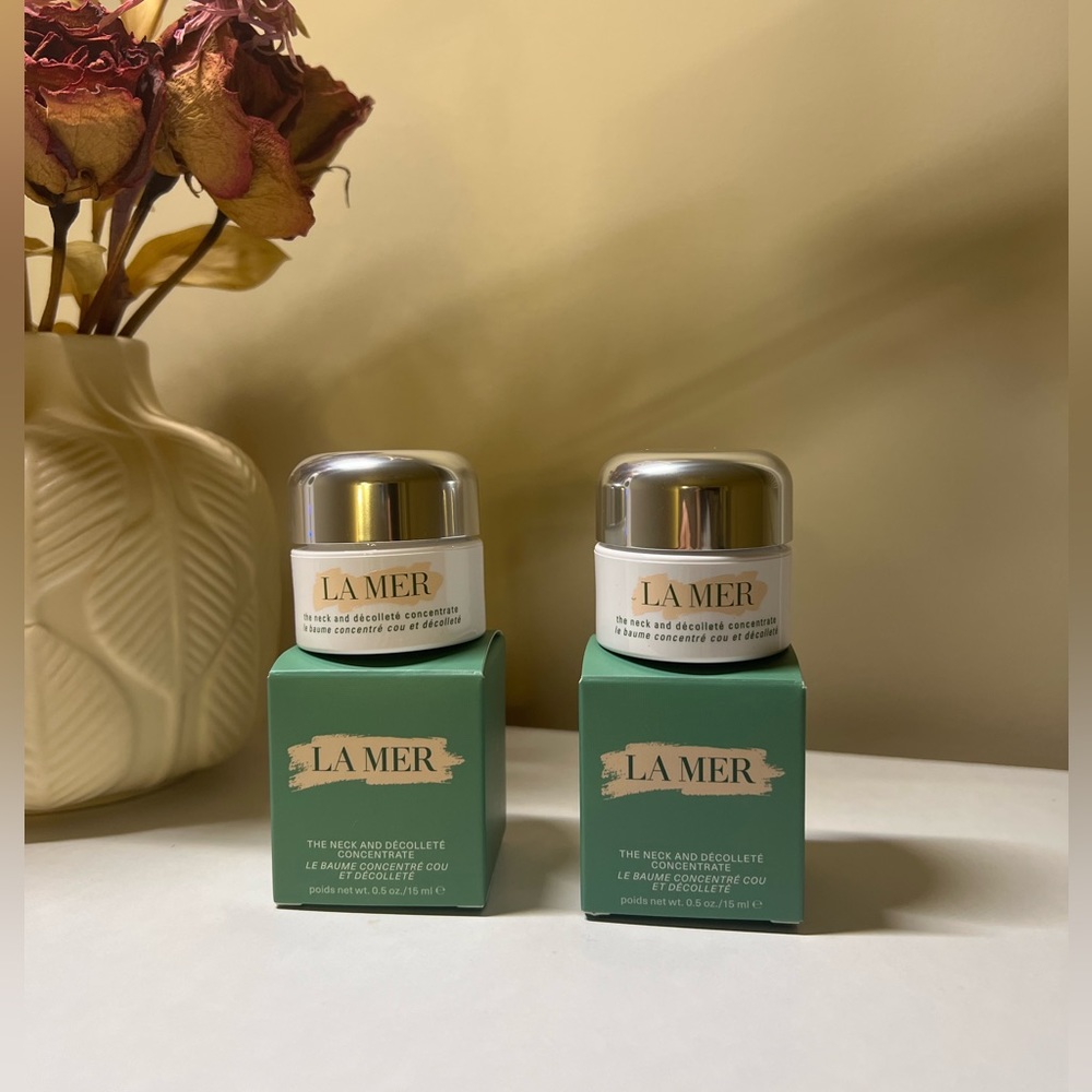 2✖️La mer the neck and décolleté concentrate 
15ml each size
Total : 30ml